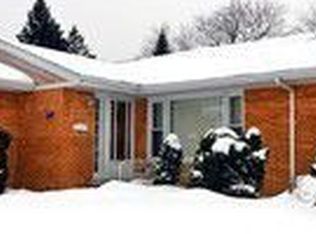 706 N Russel St, Mount Prospect, IL 60056