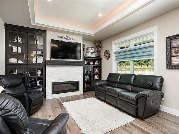 5th image of 2725 Cornell Cir