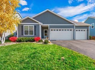 3477 Gallant Fox Dr, Elgin, IL 60124