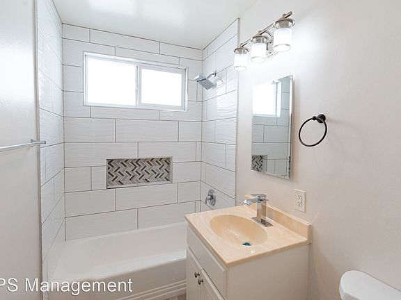 5th image of 517 Venice Way APT B