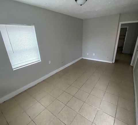 2nd image of 2208 Roosevelt Ave