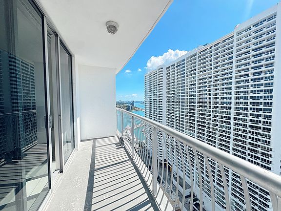 5th image of 1750 N Bayshore Dr #2708