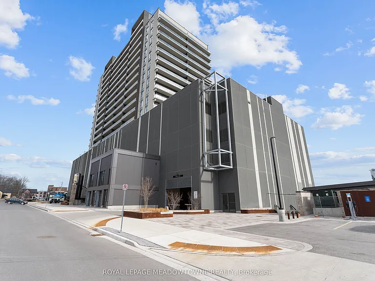 15 Glebe St E #1304 — Photo 32