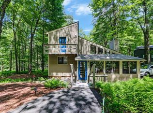 1419 Lake Ln, Pocono Lake, PA 18347