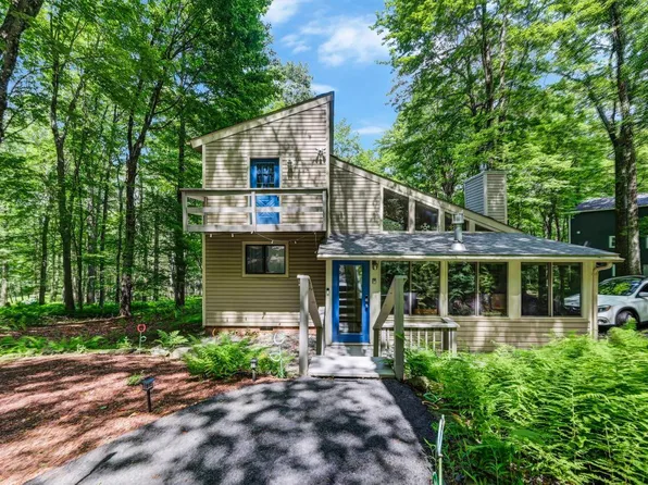 1419 Lake Ln, Pocono Lake, PA 18347