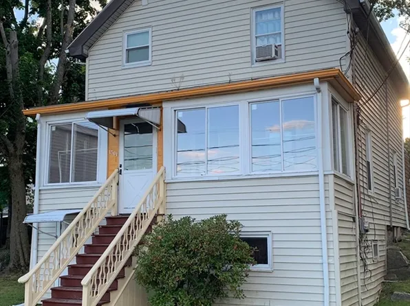 1501 River St, Hyde Park, MA 02136