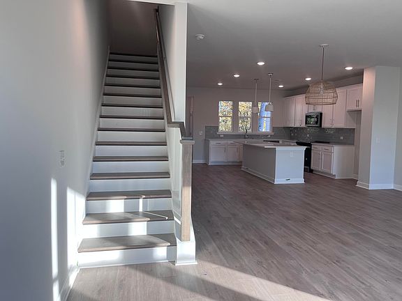 4th image of 9411 Sun Fountain Dr