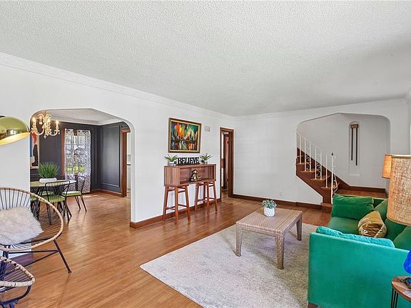 5th image of 415 E 75th St