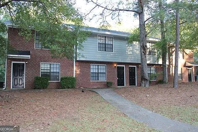145 Meadowbrook Ct #C — Photo 1