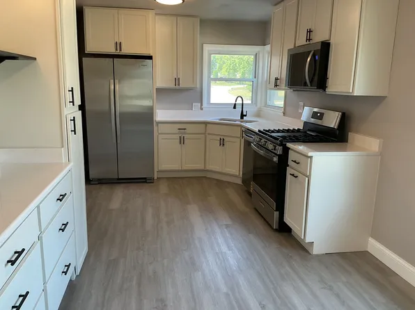 4605 W Saint Francis Ave, Greenfield, WI 53220