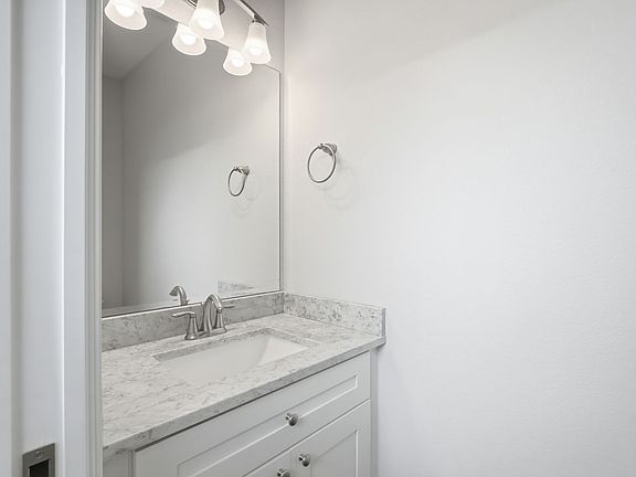 5th image of 2411 W Fig St #2