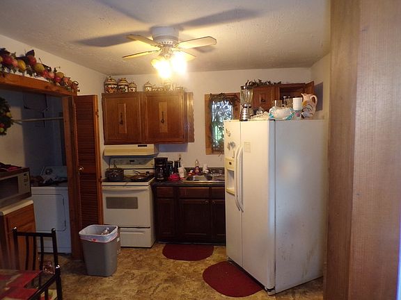 3rd image of 1171 S Highland Ave