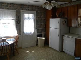 5th image of 14 Wostbrock Ln