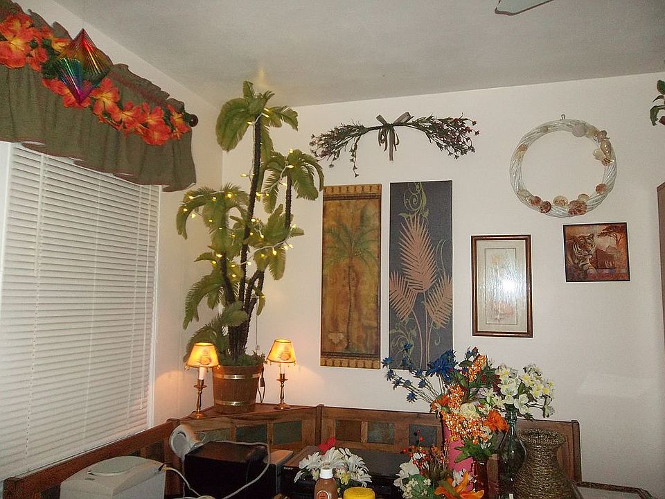 dining room tropical theme