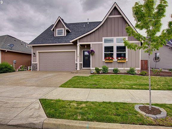 2nd image of 805 Pintail St NE