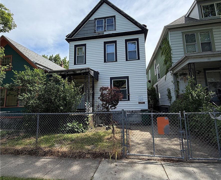 1st image of 115 15th St