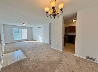 14502 Cazado Dr APT E, Chesterfield, MO 63017
