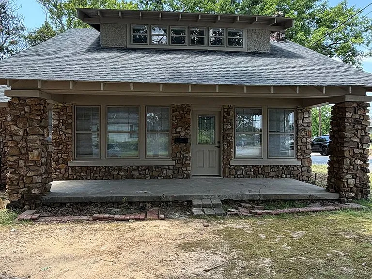1720 N Grant St — Photo 1