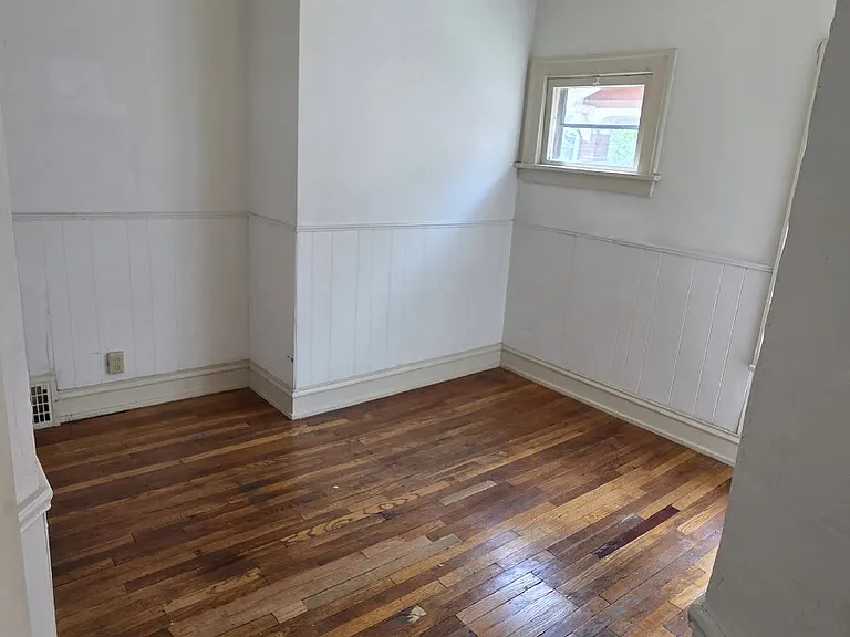 1462 Maple Rd #1 — Photo 11