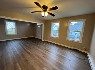 70-72 S Chestnut St, Plainfield, CT 06374