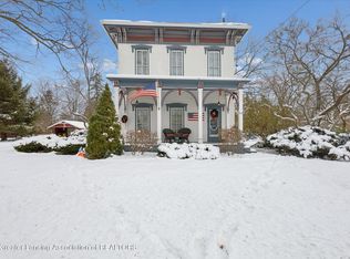 812 N Clinton St, Grand Ledge, MI