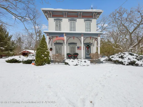 812 N Clinton St, Grand Ledge, MI 48837