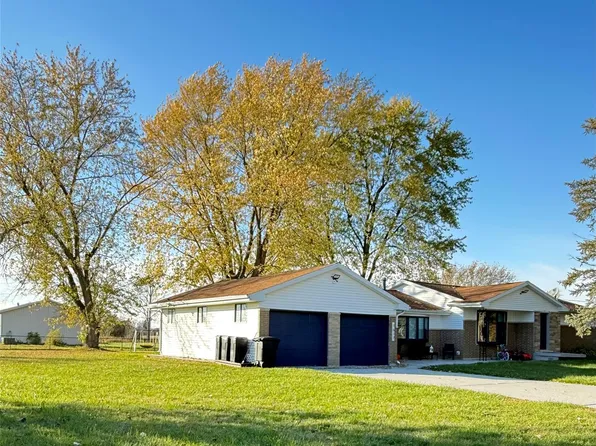 1617 McAlpine Dr, Mt Morris, MI 48458