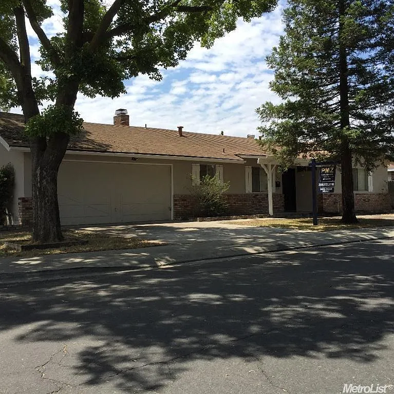 1704 Chapala Way photo 1