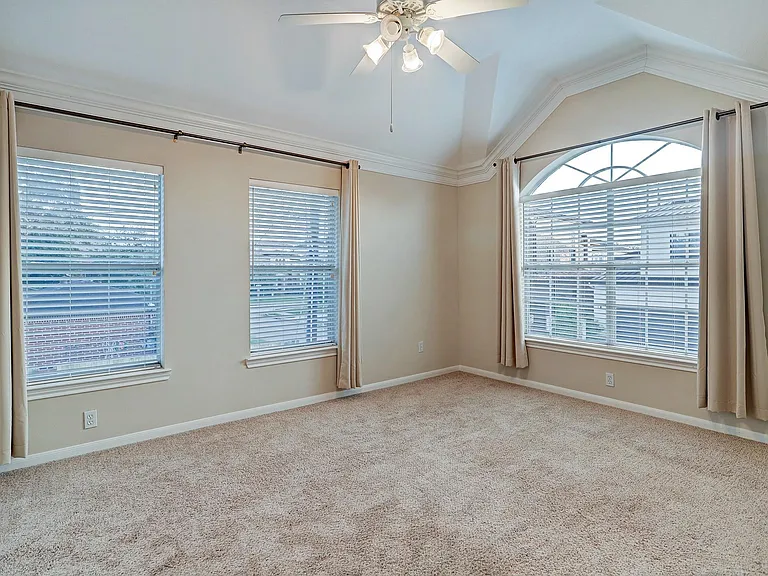 5365 Lampasas St — Photo 22