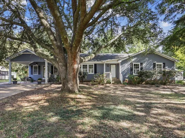 111 Oak Ridge Dr, Willow Spring, NC 27592