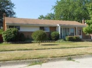 5586 Hartlein Dr, Warren, MI 48092