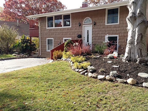 3rd image of 66 Snowberry Ln