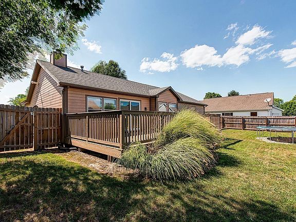 3rd image of 304 N Maude Dr W