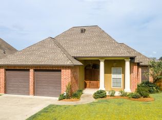 200 Country Park Dr, Youngsville, LA 70592