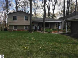 2475 Potter Rd E, Traverse City, MI 49696