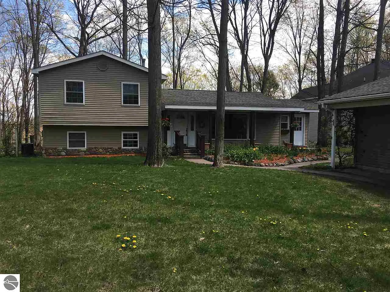 2475 Potter Rd E photo 1