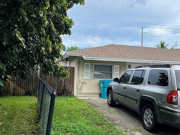 3rd image of 502 NW 8th Court