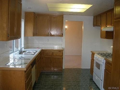 4th image of 15620 Isleta Ln
