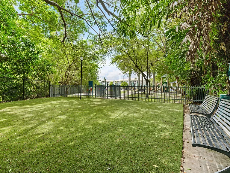 Bell Kendall West — Photo 24