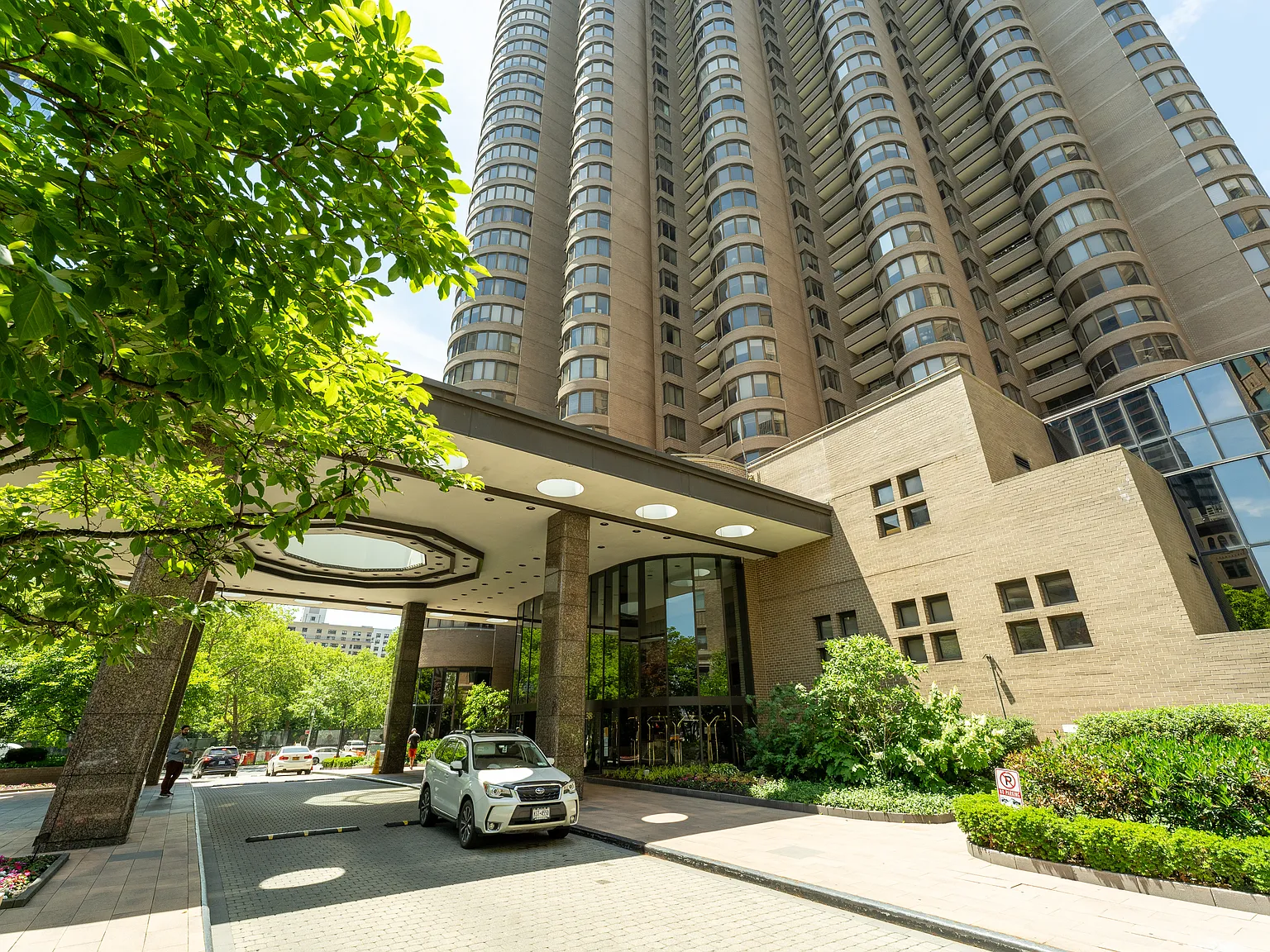 330 East 38th Street — Photo 1