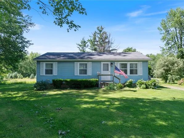 4043 Lakes Corners Rose Valley Rd, Clyde, NY 14433