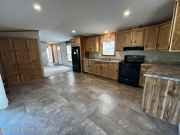 5th image of 72 Willow Way