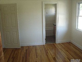4th image of 192 Bedford Ave