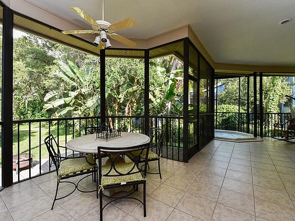 5th image of 1557 Oak Way