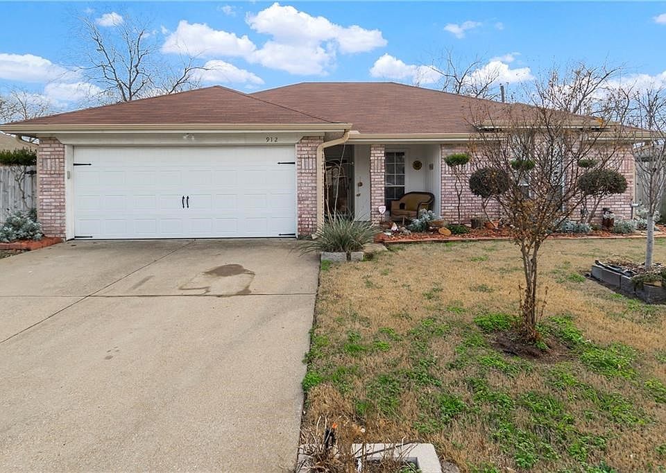 Welcome home to 912 Pierce Arrow.  This lovely and updated  home has 3 bedrooms, 2 bathrooms, a 2 car garage, and an inground gunite pool.  Mansfield ISD.