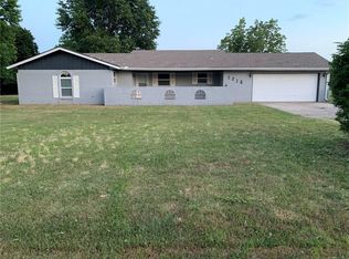 1716 Hickory Ln, Newcastle, OK 73065