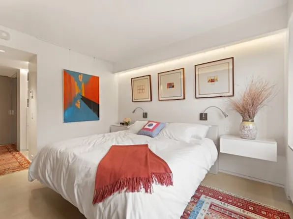 880 5th Avenue image 9 of 12