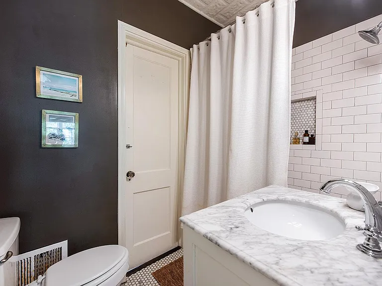 786 Martina Dr NE — Photo 8