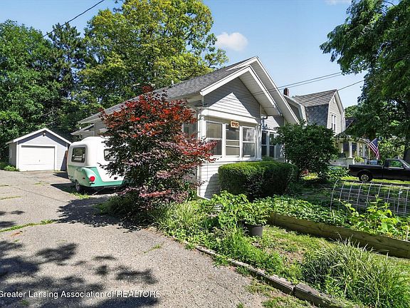 2nd image of 1715 Beal Ave