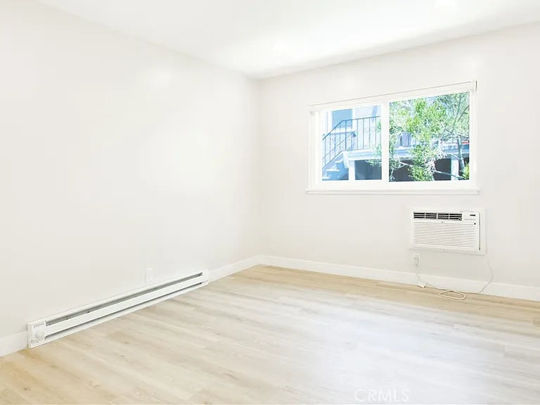 2027 Vista Del Mar St #6 — Photo 17